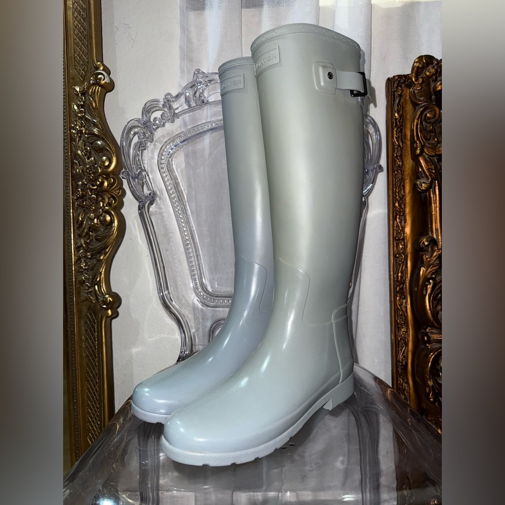 Hunter Original Tall Refined Matte Grey Blue Like New Size 8 Slight discoloratio